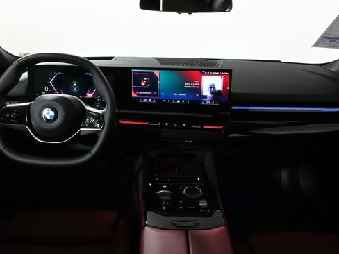 Used 2026 BMW 530i xDrive w/ Premium Package image 17