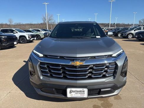 New 2026 Chevrolet Equinox LT w/ Convenience Package II FWD image 8