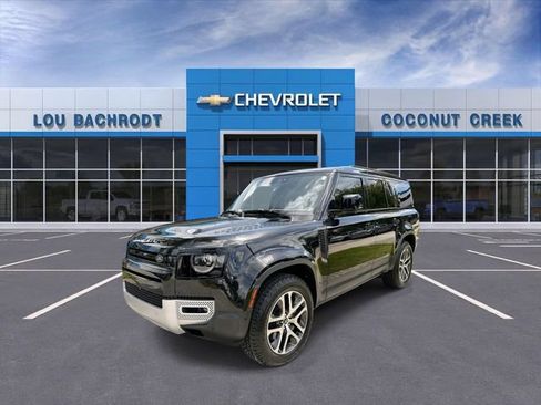 Used 2023 Land Rover Defender 130 SE AWD/4WD image 4