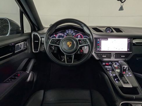 Certified 2022 Porsche Cayenne Coupe AWD/4WD image 19