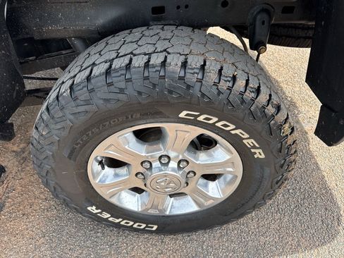 Used 2022 RAM 2500 Big Horn AWD/4WD image 36