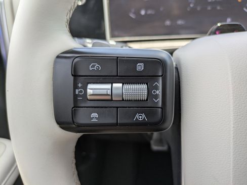 Used 2025 Hyundai Santa Fe Limited FWD image 29