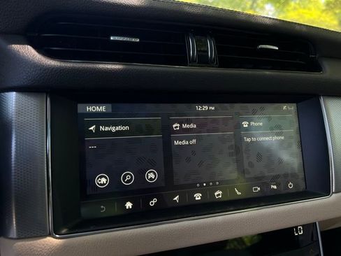 Used 2019 Jaguar XF Premium RWD image 40