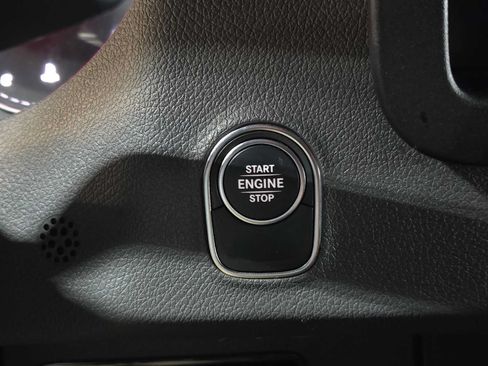 Used 2025 Mercedes-Benz Sprinter 2500 image 31