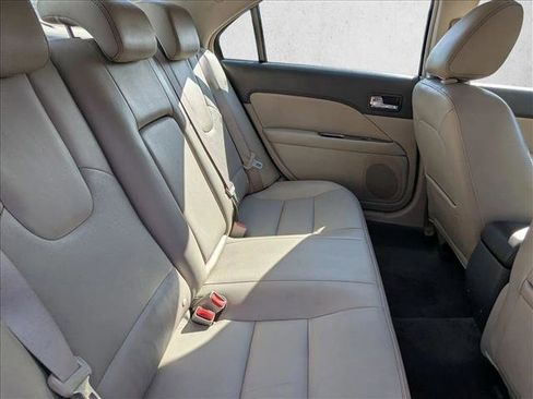 Used 2010 Ford Fusion SEL image 16