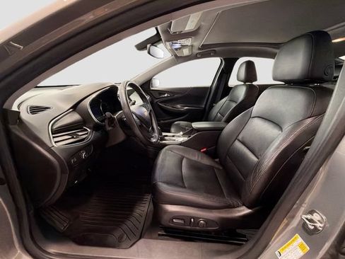 Used 2017 Chevrolet Malibu LT w/ Leather Package FWD image 20