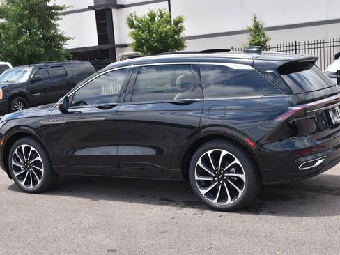 New 2026 Lincoln Nautilus Black Label AWD/4WD image 17