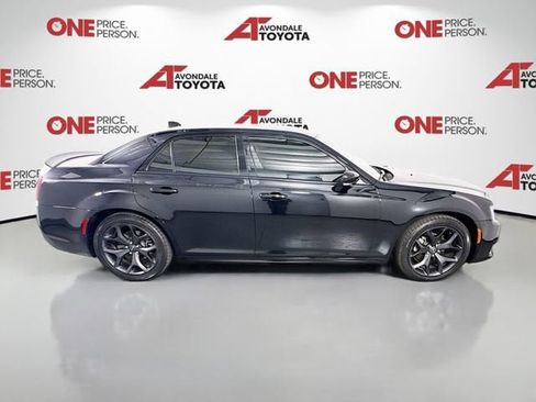Used 2021 Chrysler 300 S w/ S Model Appearance Package RWD image 8