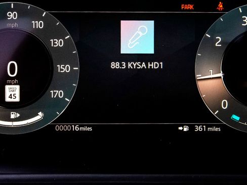 New 2026 Land Rover Range Rover Velar Dynamic SE image 10