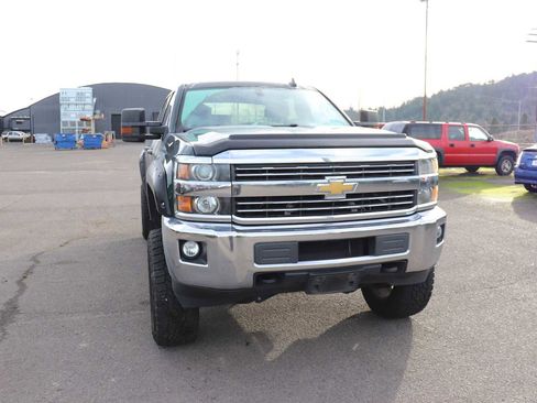 Used 2015 Chevrolet Silverado 2500 LT w/ LT Convenience Package image 3