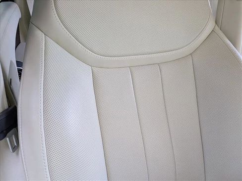 Used 2023 Land Rover Range Rover SE image 19