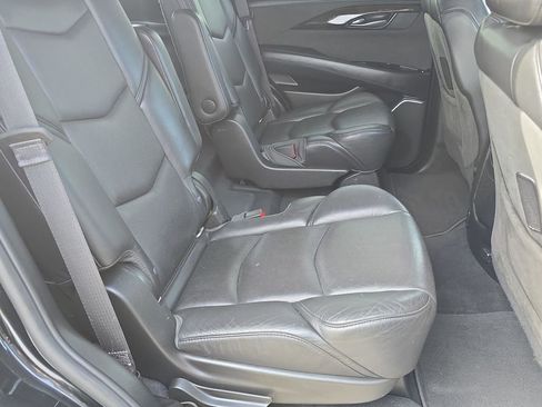 Used 2019 Cadillac Escalade Platinum image 28