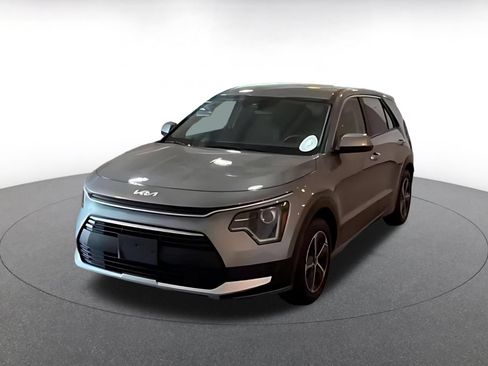 Used 2026 Kia Niro LX FWD image 3