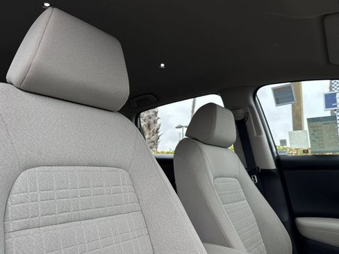 Certified 2025 Honda HR-V LX image 17