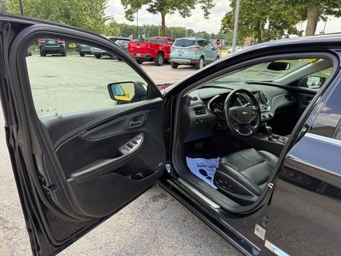 Used 2019 Chevrolet Impala Premier FWD image 9