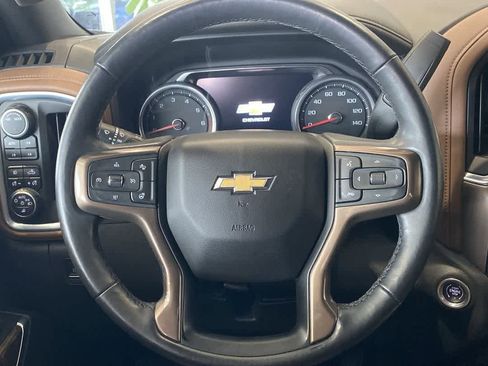 Used 2022 Chevrolet Silverado 1500 High Country w/ Technology Package AWD/4WD image 17