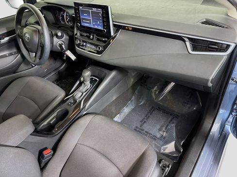 Used 2020 Toyota Corolla LE image 29
