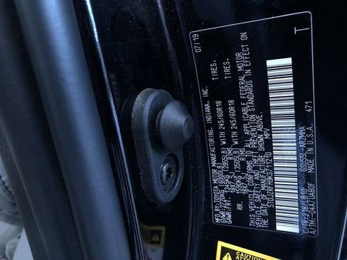 Certified 2019 Toyota Highlander XLE AWD/4WD image 34