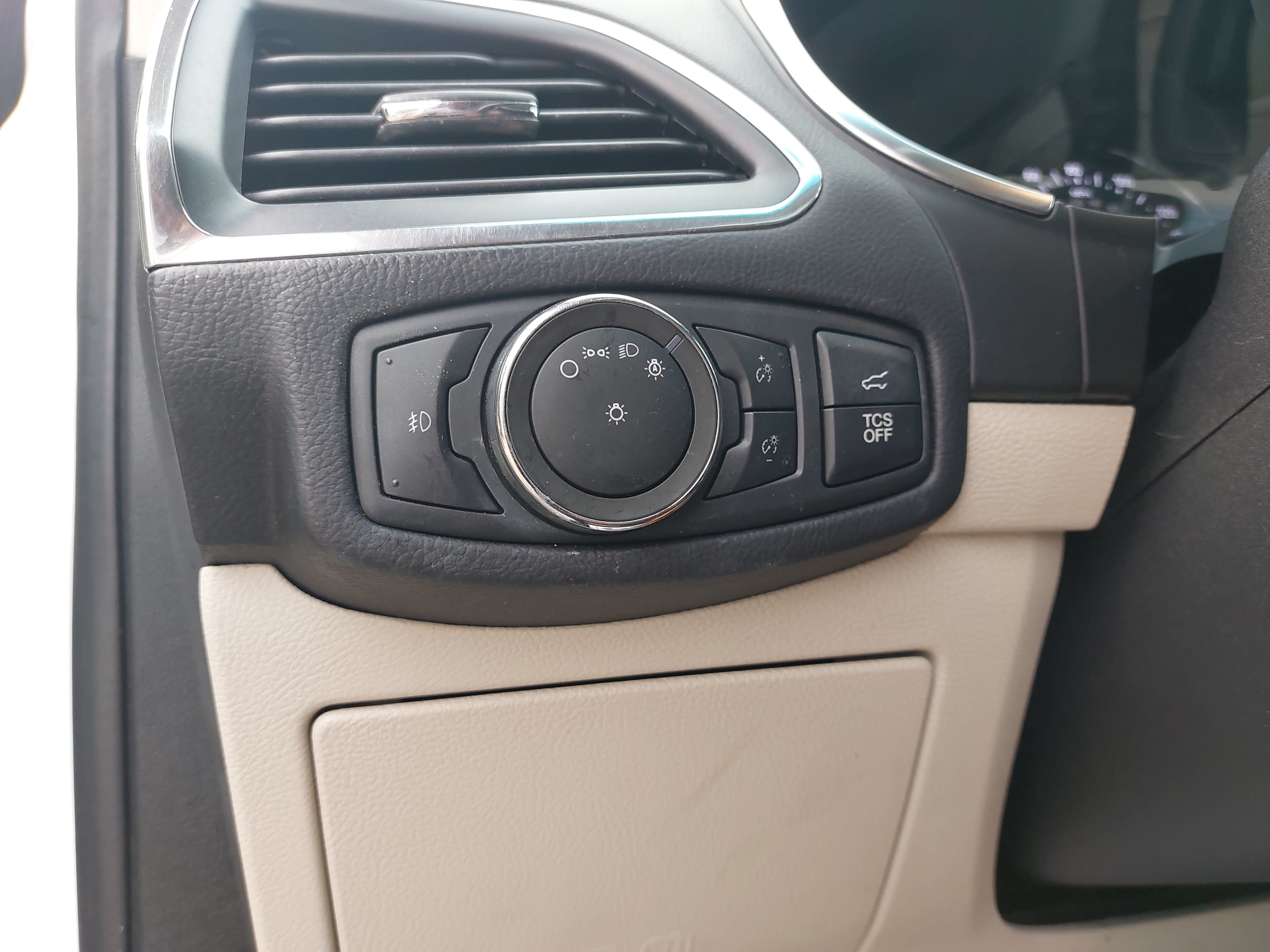 Used 2021 Ford Edge Titanium AWD/4WD image 25