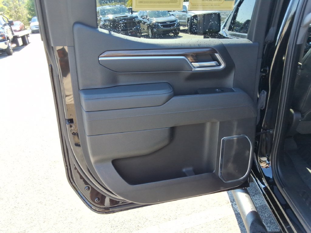 Certified 2025 Chevrolet Silverado 1500 RST w/ Redline Edition RWD image 18