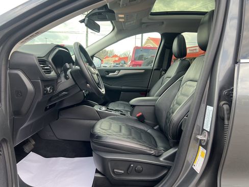 Used 2024 Ford Escape Platinum w/ Premium Technology Package AWD/4WD image 27