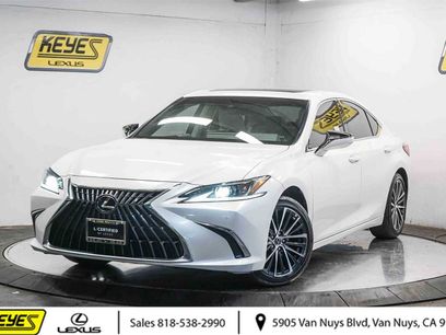Used 2025 Lexus ES 300h w/ Premium Package