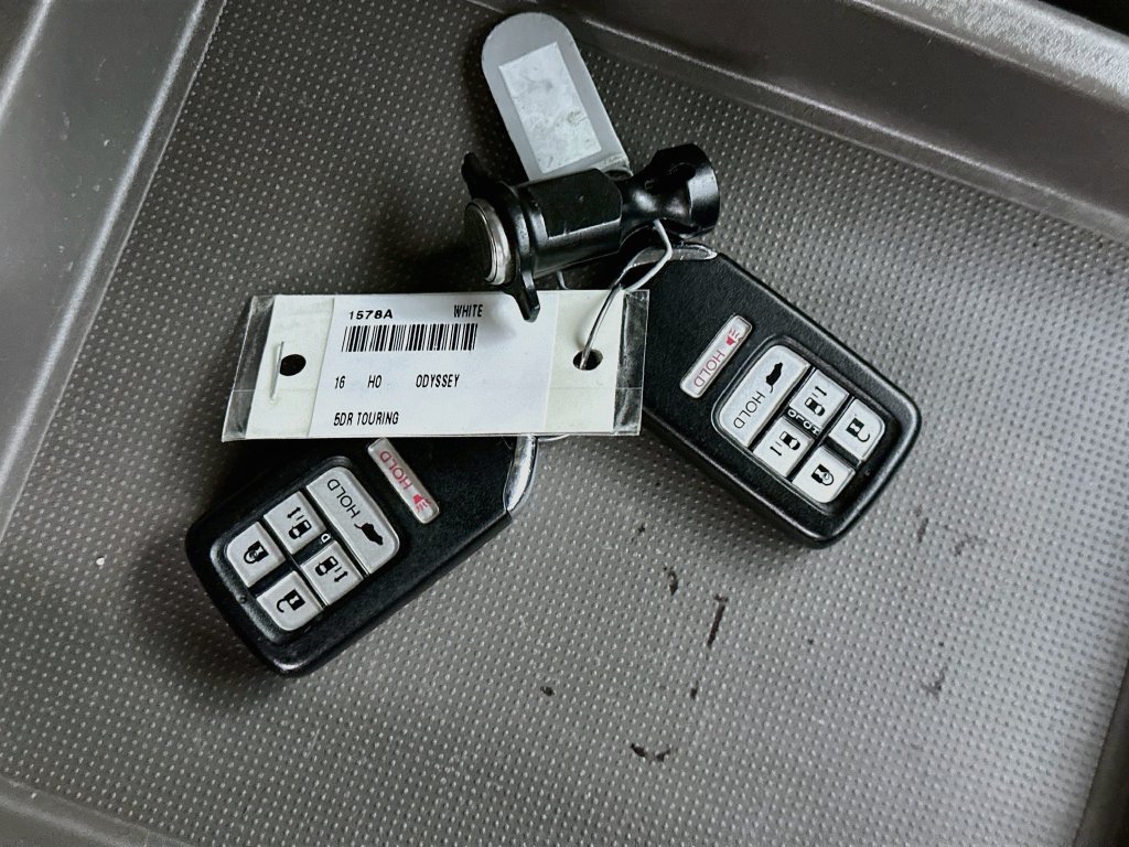 Used 2016 Honda Odyssey Touring Elite image 36