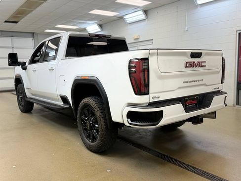 Used 2024 GMC Sierra 2500 AT4 w/ AT4 Premium Plus Package AWD/4WD image 11