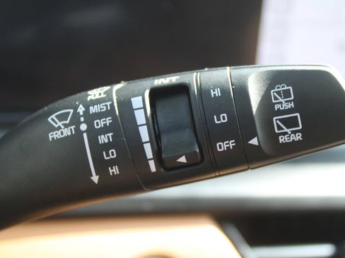 Certified 2025 Kia Seltos EX w/ EX Sunroof Package AWD/4WD image 32