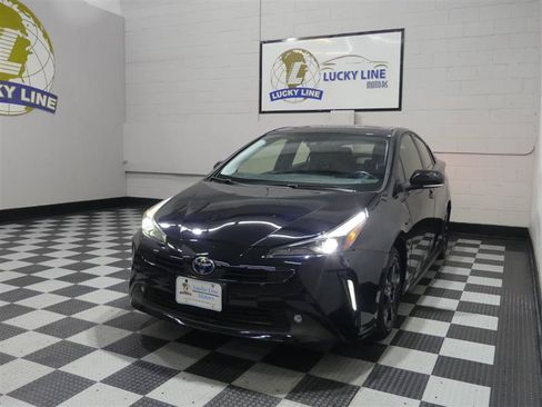 Used 2022 Toyota Prius FWD image 4