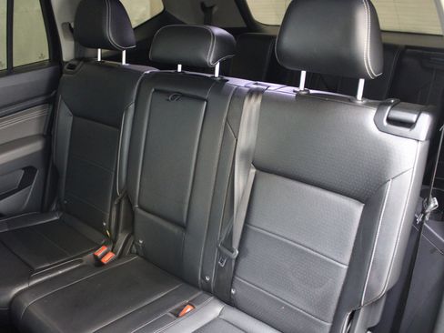 Used 2021 Volkswagen Atlas SE image 22