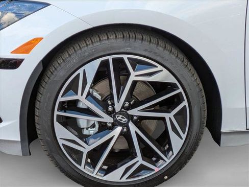 New 2025 Hyundai Ioniq 6 SEL image 10