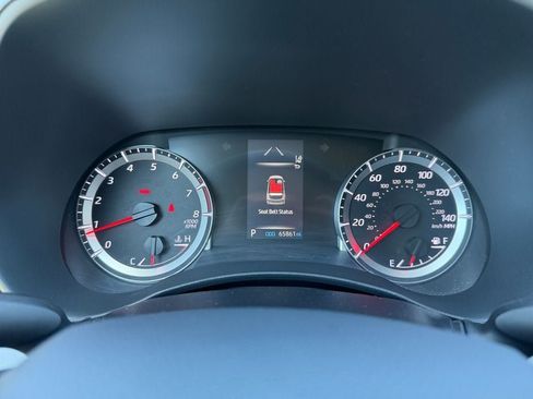 Used 2021 Toyota Highlander LE AWD/4WD image 14