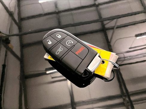 Used 2020 Jeep Grand Cherokee Altitude image 9