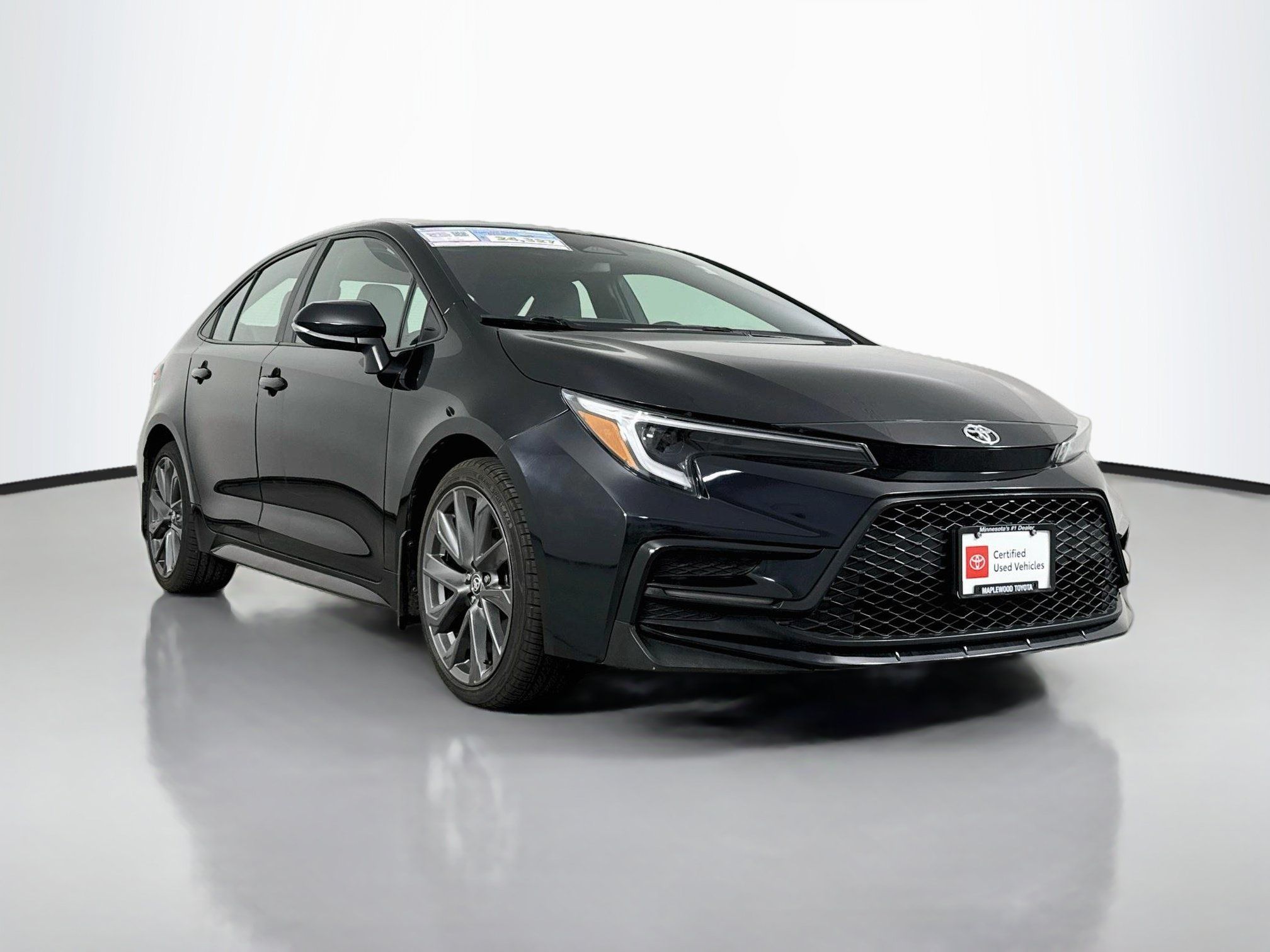 Certified 2023 Toyota Corolla SE FWD image 1
