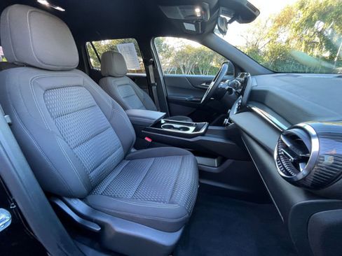 Used 2025 Chevrolet Equinox LT image 34