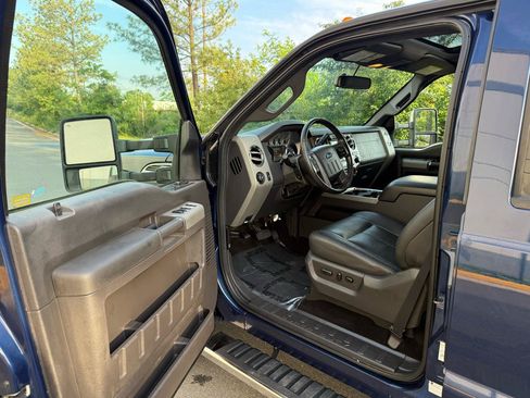 Used 2011 Ford F250 Lariat w/ Lariat Ultimate Pkg AWD/4WD image 14