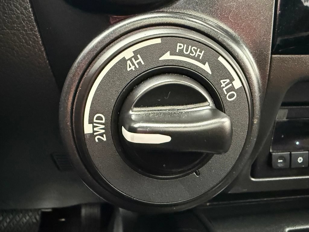 Used 2024 Nissan Titan PRO-4X w/ Pro-4x Convenience Package AWD/4WD image 47