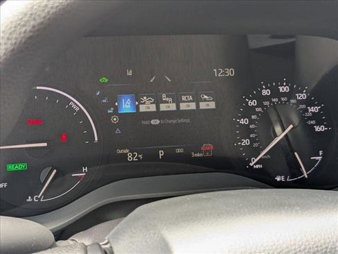 Used 2025 Toyota Sienna LE image 10