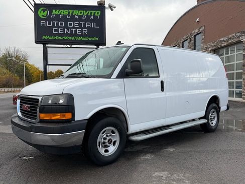 Used 2024 GMC Savana 2500 w/ Driver Convenience Package image 4