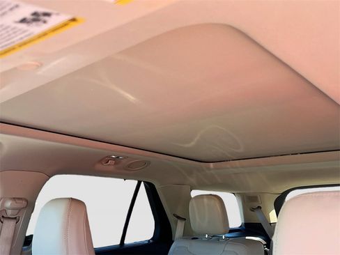 Used 2022 Ford Explorer Platinum w/ Equipment Group 601A image 23