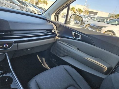 New 2026 Kia Carnival FWD image 8