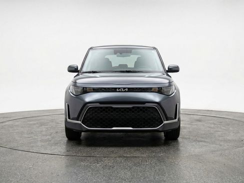 Used 2025 Kia Soul LX w/ LX Technology Package FWD image 2