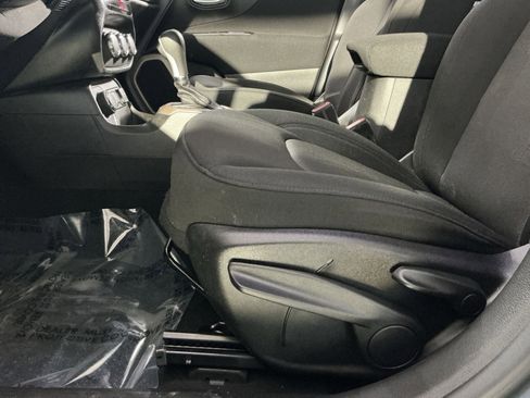 Used 2017 Jeep Renegade Sport w/ Power & Air Group image 22