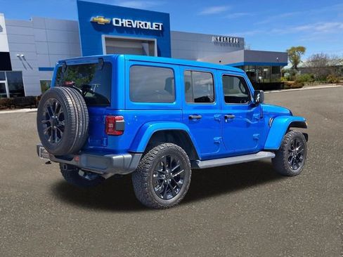 Used 2021 Jeep Wrangler Unlimited Sahara w/ Cold Weather Group AWD/4WD image 21