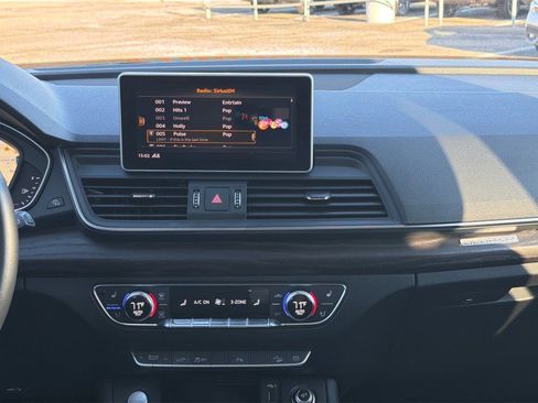 Used 2020 Audi Q5 e Premium Plus w/ Premium Plus Package image 14