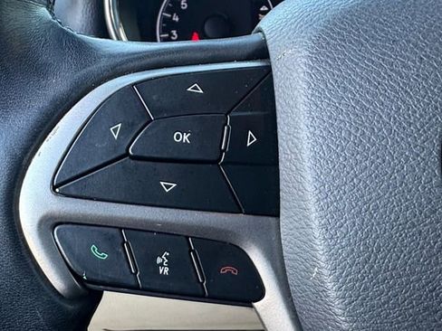 Used 2019 Jeep Grand Cherokee Limited image 7