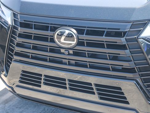 Used 2025 Lexus GX 550 w/ Cold Area Package AWD/4WD image 7