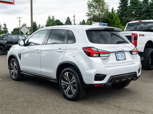 Used 2023 Mitsubishi Outlander Sport ES AWD/4WD image 4
