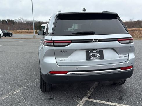 Used 2022 Jeep Grand Cherokee Laredo w/ Luxury Tech Group I image 8